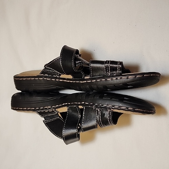 G.H. Bass & Co. leather slip on sandals with adjustable straps size 7.5 - Picture 3 of 12